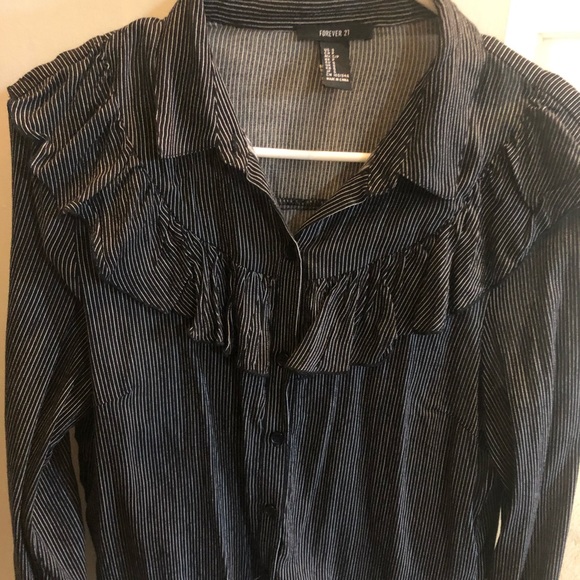 Brand new button down top - Picture 1 of 2